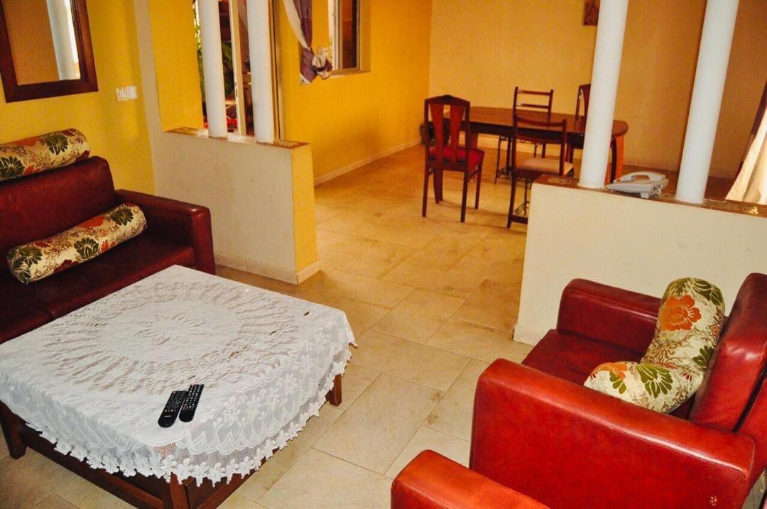 Chez Titi Hotel แซ็ง-ลุย ภายนอก รูปภาพ