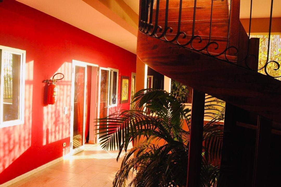 Chez Titi Hotel แซ็ง-ลุย ภายนอก รูปภาพ